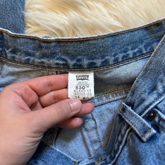 LEVI’S 550 Jeans In Medium Wash - Picture 3 of 5